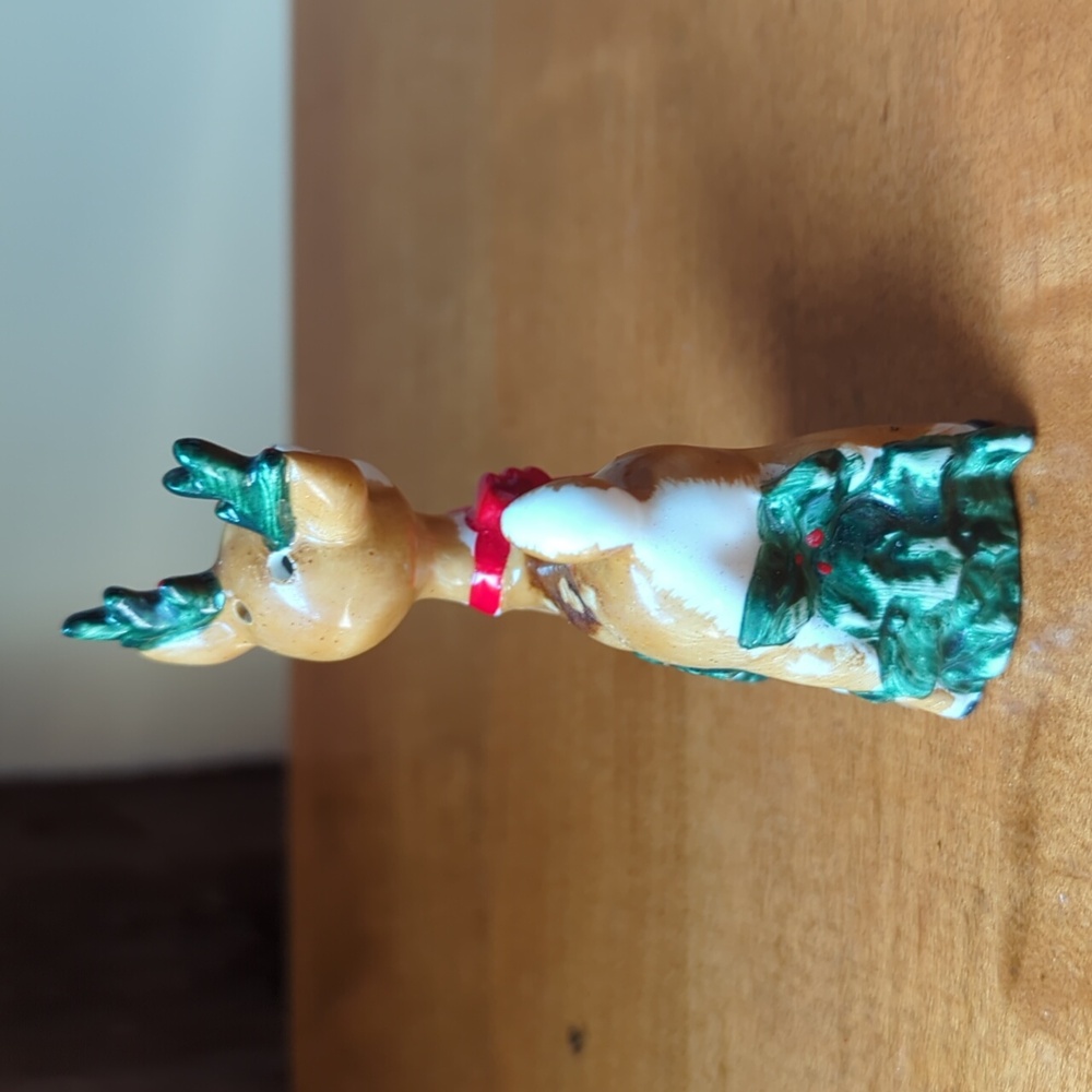 Lefton CHRISTMAS HOLIDAY Deer Holly Berry Salt And Pepper Shaker - Picture 2 of 4